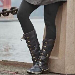 Sorel Conquest Carly Women’s boots size 8, like new, worn once